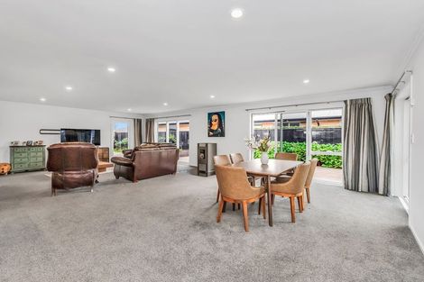 Photo of property in 2 Highworth Crescent, Rolleston, 7615