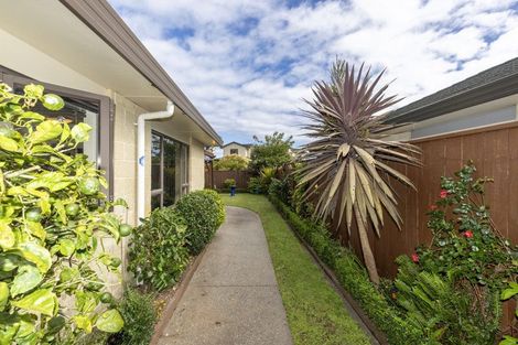 Photo of property in 196 Milne Drive, Paraparaumu, 5032