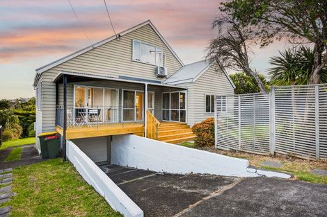 Photo of property in 20 Peter Terrace, Castor Bay, Auckland, 0620