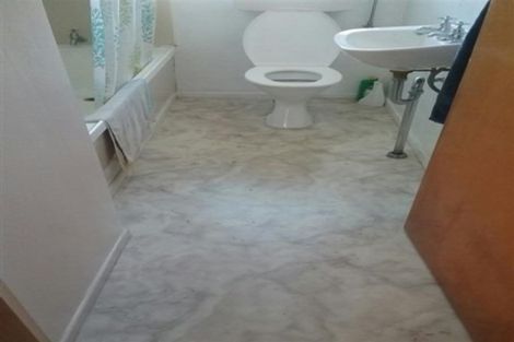 Photo of property in 34 Queenwood Road, Levin, 5510