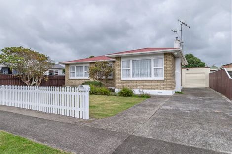 Photo of property in 6 Grey Street, Levin, 5510