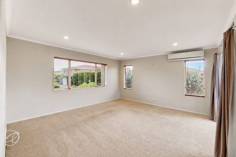 Photo of property in 55a Cambridge Terrace, Papatoetoe, Auckland, 2025