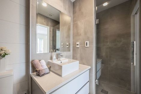 Photo of property in 16 Meritage Lane, Te Atatu South, Auckland, 0610