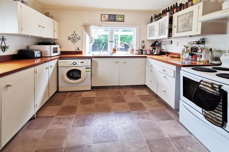 Photo of property in 165 Carlyle Street, Napier South, Napier, 4110