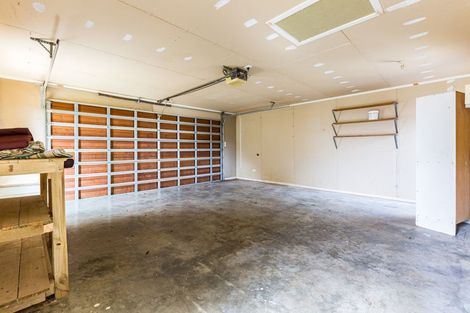 Photo of property in 92 Navigation Drive, Whitby, Porirua, 5024