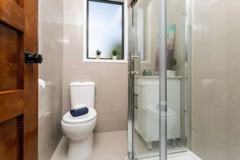 Photo of property in 100 Avenue Road, Otahuhu, Auckland, 1062