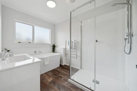 Photo of property in 29c Heta Road, Highlands Park, New Plymouth, 4312