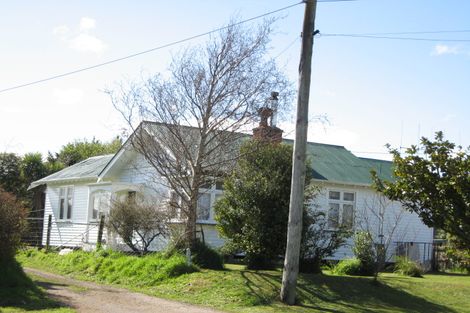 Photo of property in 42 Harris Street, Marton, 4710