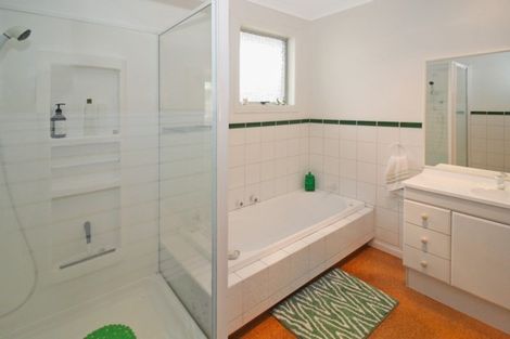 Photo of property in 18 Truby King Street, Merrilands, New Plymouth, 4312