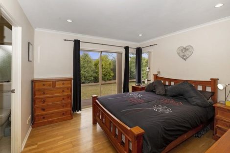 Photo of property in 81 Summerland Drive, Henderson, Auckland, 0612