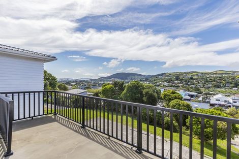 Photo of property in 7 Rewa Terrace, Tawa, Wellington, 5028