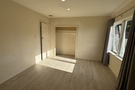 Photo of property in 21 Normandy Place, Henderson, Auckland, 0610