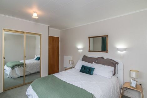 Photo of property in 12 Leybourne Avenue, Waikanae, 5036