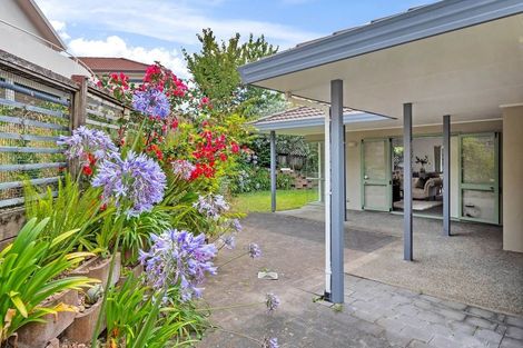 Photo of property in 38 Harbour Lights Close, West Harbour, Auckland, 0618