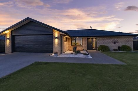 Photo of property in 13 Cressy Place, Darfield, 7510