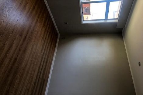 Photo of property in 1/84 Greenslade Crescent, Northcote, Auckland, 0627