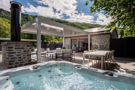 Photo of property in 4 Cardigan Street, Arrowtown, 9302