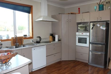 Photo of property in 18 Johnson Street, Milton, 9220