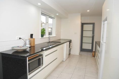 Photo of property in 21 Mazengarb Road, Paraparaumu Beach, Paraparaumu, 5032