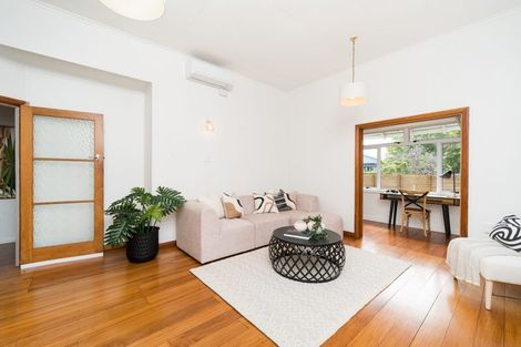 Photo of property in 8 Frederick Street, Terrace End, Palmerston North, 4410