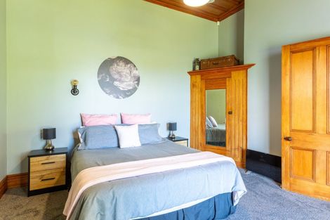 Photo of property in 16 Ross Street, Woodville, 4920