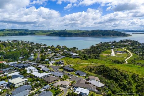 Photo of property in 12 Mahana Place, Raglan, 3225