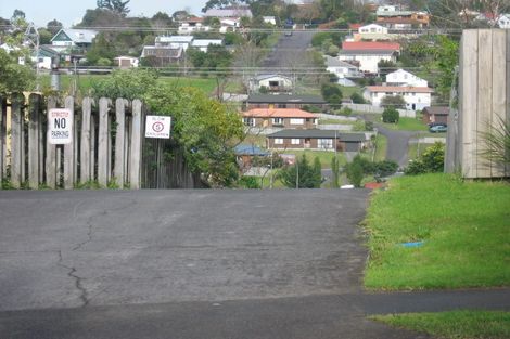 Photo of property in 59c Triangle Road, Massey, Auckland, 0614