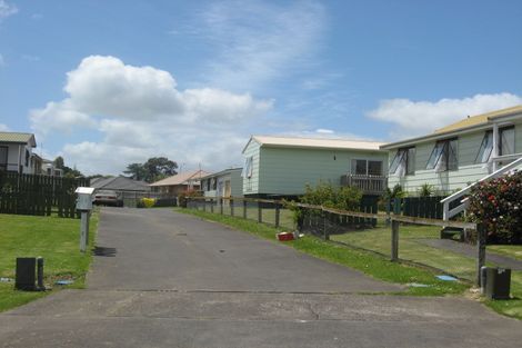Photo of property in 9 Hanford Place, Clendon Park, Auckland, 2103