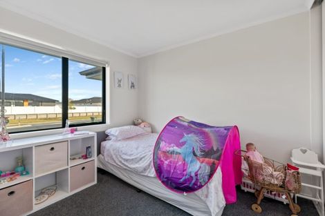 Photo of property in 14 Saint Michael Crescent, One Tree Point, 0118