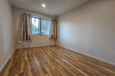 Photo of property in 3 Arde Place, Massey, Auckland, 0614