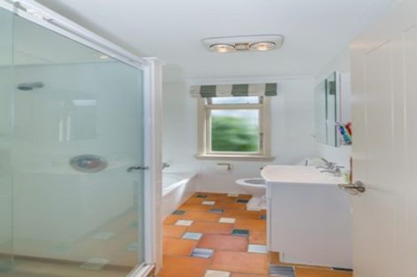 Photo of property in 26 Kawiu Road, Levin, 5510