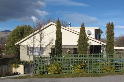 Photo of property in 52 Molyneux Avenue, Cromwell, 9310