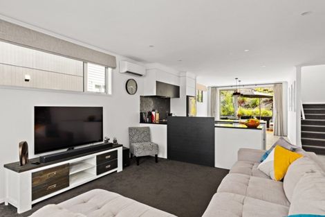Photo of property in 29 Sanremo Lane, Stanmore Bay, Whangaparaoa, 0932