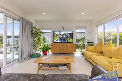 Photo of property in 14 Floyd Road, Riverhead, 0820