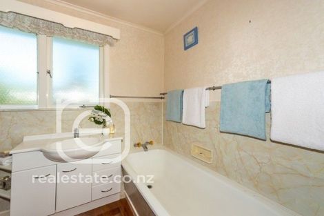 Photo of property in 9 Lynmore Drive, Hillpark, Auckland, 2102