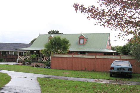 Photo of property in 6 Orinda Close, Botany Downs, Auckland, 2010