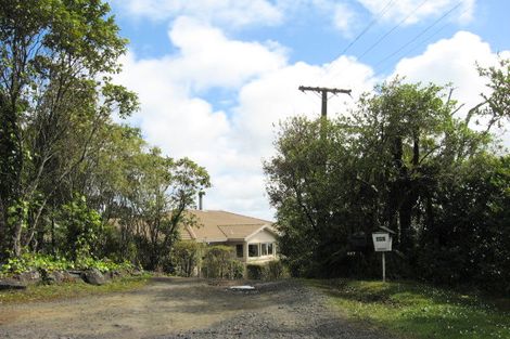 Photo of property in 467 Scenic Drive, Waiatarua, Auckland, 0612