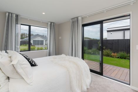 Photo of property in 11 Evelyn Crescent, Marshland, Christchurch, 8083