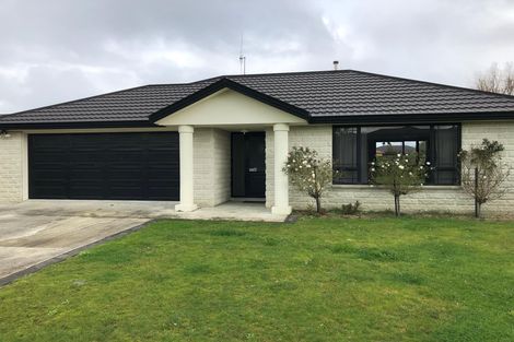 Photo of property in 20 Aspen Way, Kelvin Grove, Palmerston North, 4414