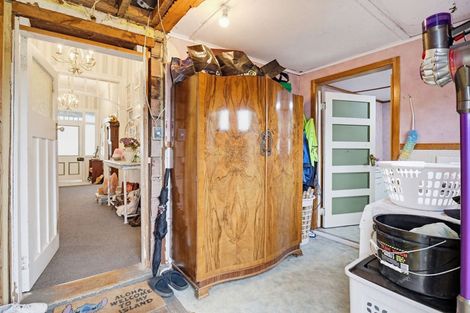 Photo of property in 25 Station Road, Marton, 4710