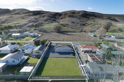 Photo of property in 20 Blake Street, Porangahau, 4293