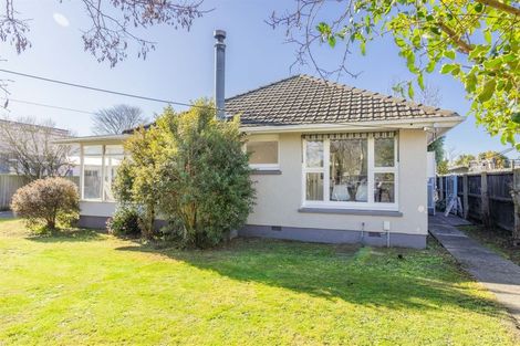 Photo of property in 27 Middlepark Road, Sockburn, Christchurch, 8042