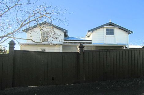 Photo of property in 9 Gladstone Road, Bluff Hill, Napier, 4110