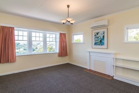 Photo of property in 118 Kelburn Parade, Kelburn, Wellington, 6012