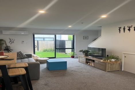Photo of property in 2/17 Pearce Crescent, Taita, Lower Hutt, 5011