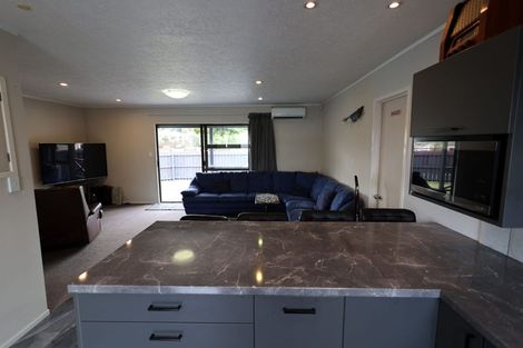 Photo of property in 4/7 Settlement Road, Papakura, 2110