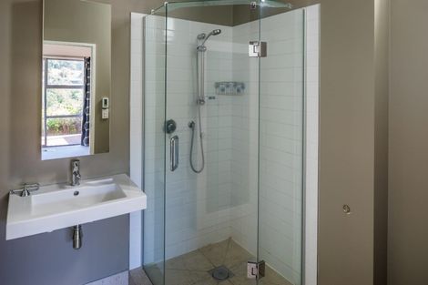 Photo of property in 51 Tiketike Way, Brooklyn, Wellington, 6021