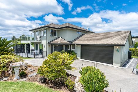 Photo of property in 100 Estuary View, Whangamata, 3620