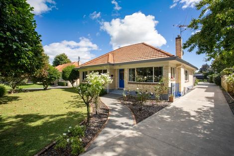 Photo of property in 68 Clare Street, Cambridge, 3434