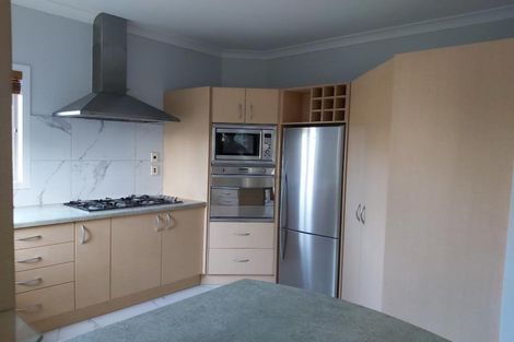 Photo of property in 16 Basil Place, Mount Pleasant, Christchurch, 8081